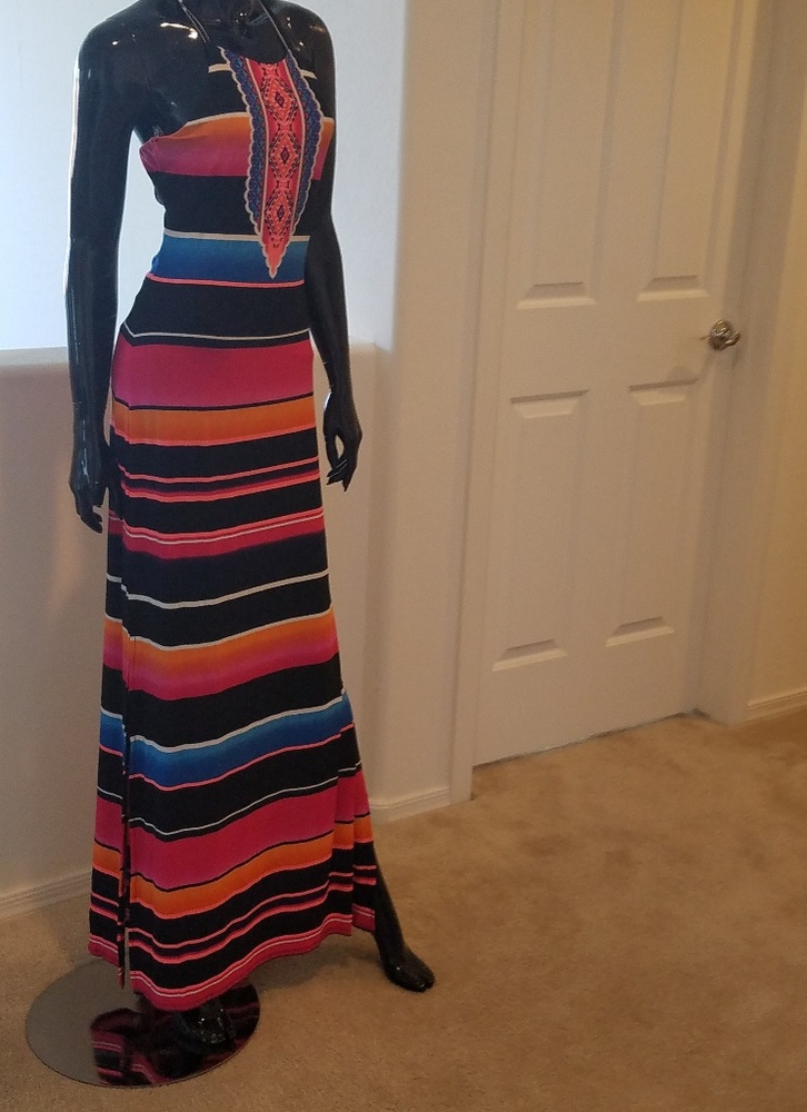 WOMEN'S DRESSES